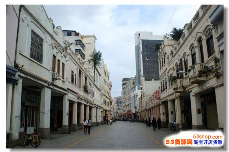 春意盎然：服装界的轻盈一跃